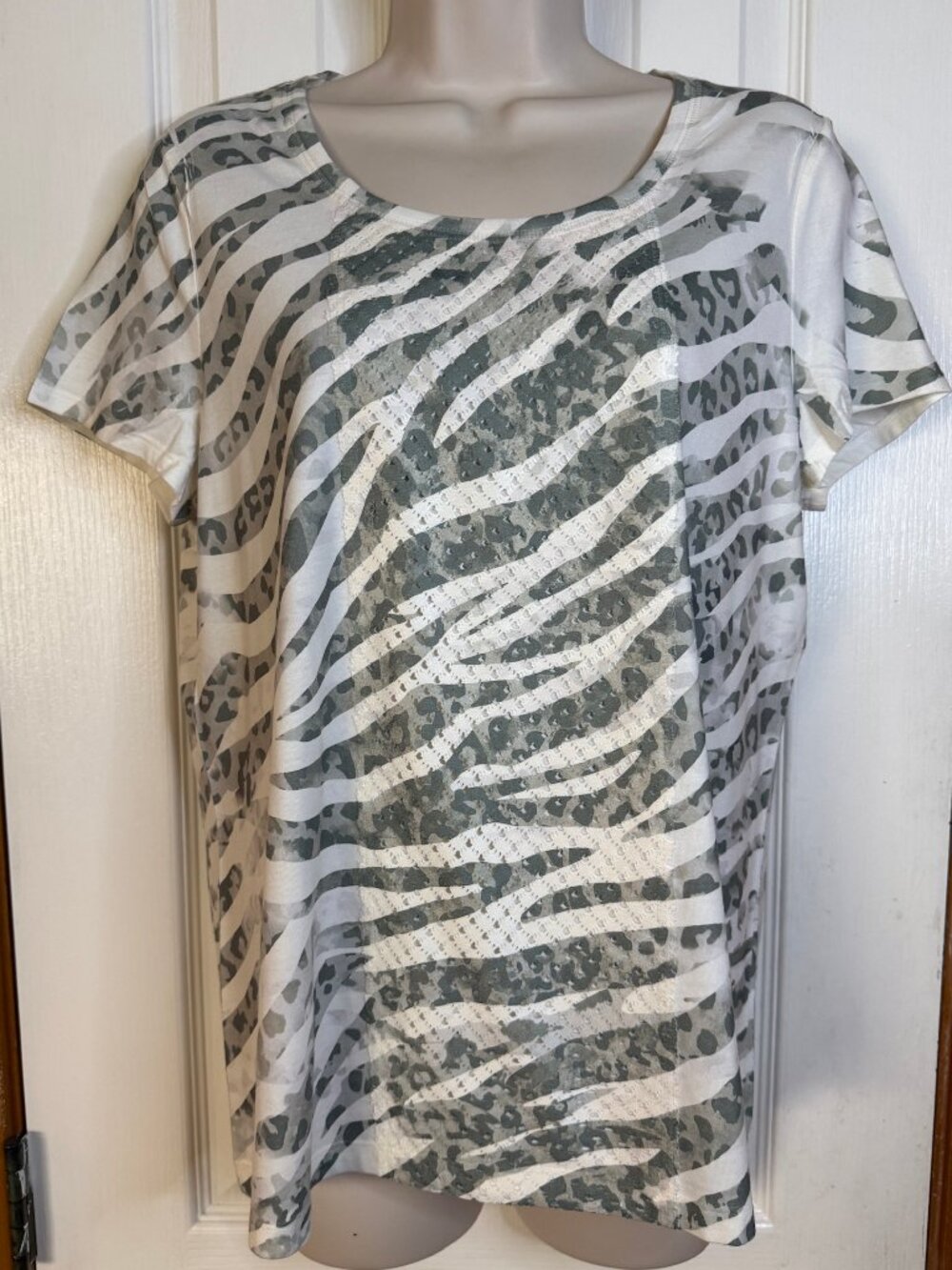 Chicos' Zenergy Aimee Animal Print Top - in gray-green Vetiver, sz Med - NWT!!